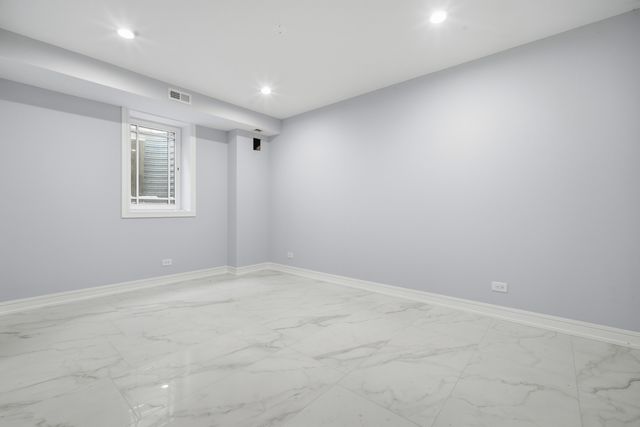 38 Washington Street, Glenview, IL 60025