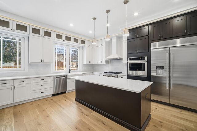 38 Washington Street, Glenview, IL 60025