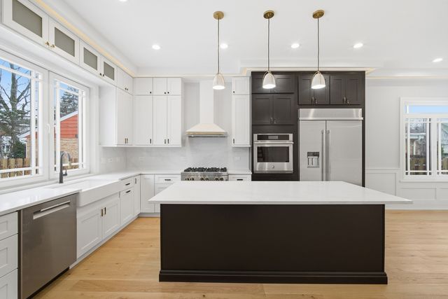 38 Washington Street, Glenview, IL 60025