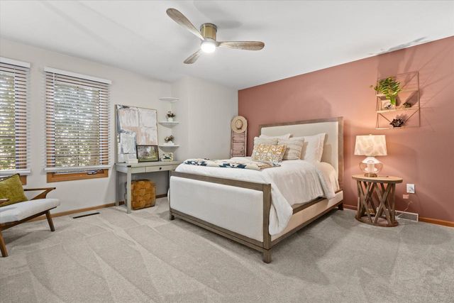 2293A Circle Ridge, Delafield, WI 53018