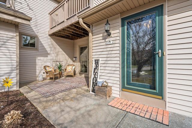 2293A Circle Ridge, Delafield, WI 53018