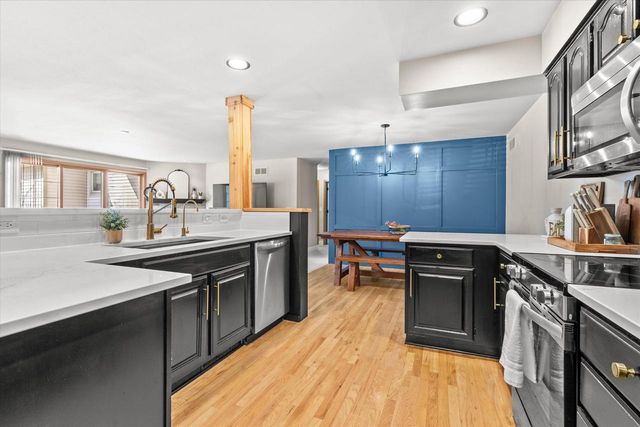 2293A Circle Ridge, Delafield, WI 53018