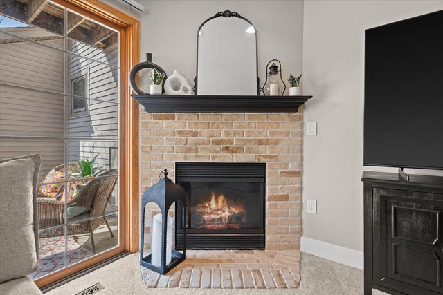 2293A Circle Ridge, Delafield, WI 53018