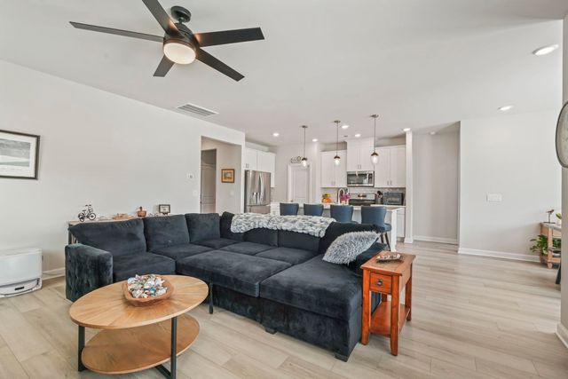 2319 Grand Meadow Dr., Longs, SC 29568
