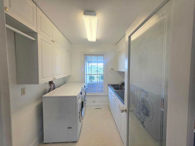 218 Cahas LN, Boones Mill, VA 24065