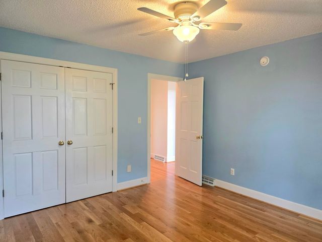 218 Cahas LN, Boones Mill, VA 24065