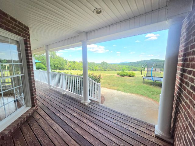 218 Cahas LN, Boones Mill, VA 24065