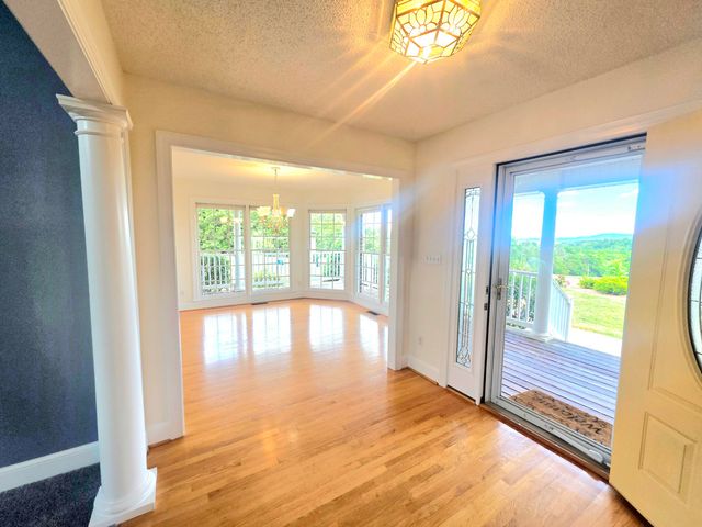 218 Cahas LN, Boones Mill, VA 24065