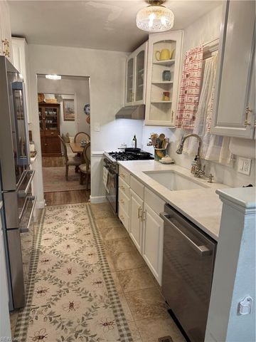 708 Northgate CT, Virginia Beach, VA 23452