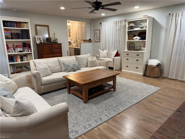 708 Northgate CT, Virginia Beach, VA 23452