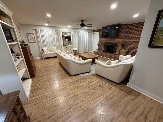 708 Northgate CT, Virginia Beach, VA 23452