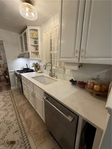 708 Northgate CT, Virginia Beach, VA 23452