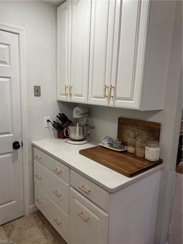 708 Northgate CT, Virginia Beach, VA 23452