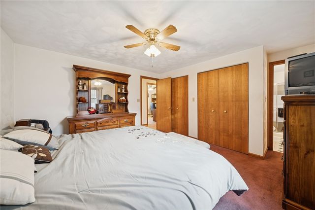 100 Rose Ct, Delmont, PA 15626