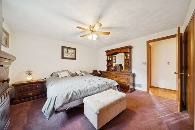 100 Rose Ct, Delmont, PA 15626