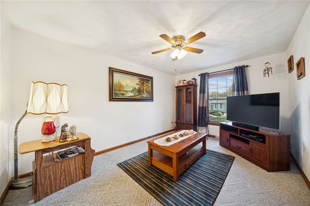 100 Rose Ct, Delmont, PA 15626