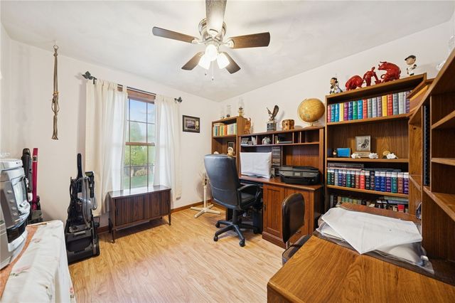 100 Rose Ct, Delmont, PA 15626