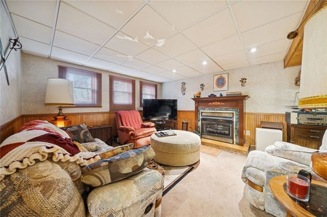 100 Rose Ct, Delmont, PA 15626