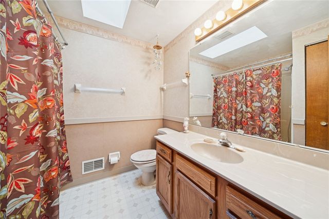 100 Rose Ct, Delmont, PA 15626