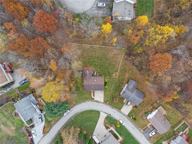 100 Rose Ct, Delmont, PA 15626