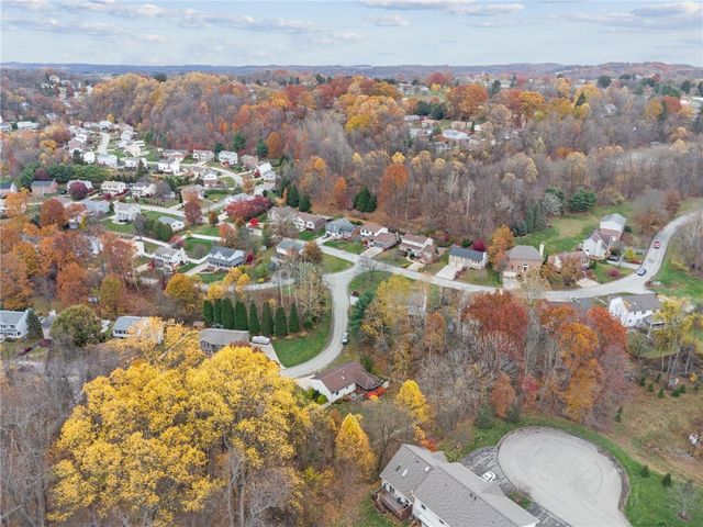 100 Rose Ct, Delmont, PA 15626