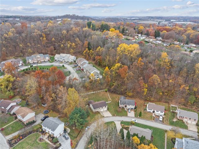 100 Rose Ct, Delmont, PA 15626