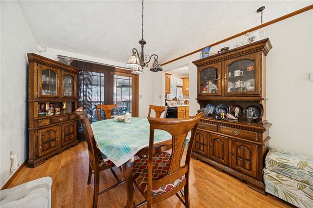 100 Rose Ct, Delmont, PA 15626