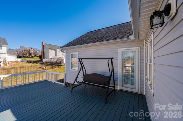 2576 Rolling Ridge Drive, Hickory, NC 28602