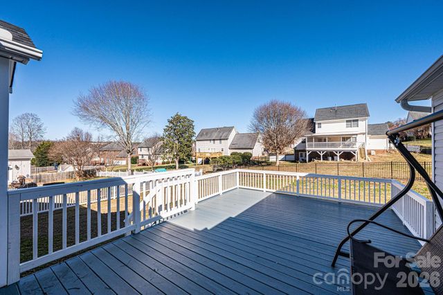 2576 Rolling Ridge Drive, Hickory, NC 28602