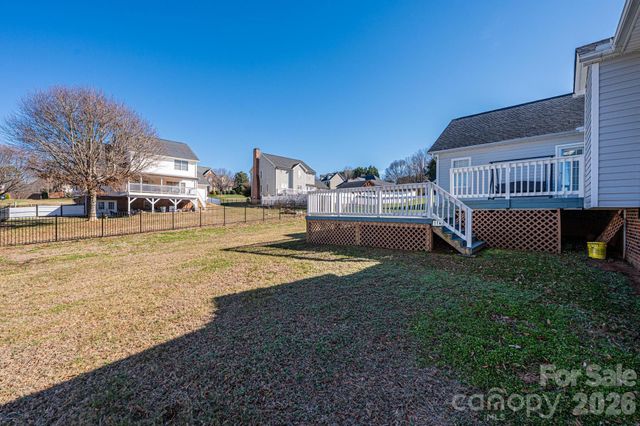 2576 Rolling Ridge Drive, Hickory, NC 28602