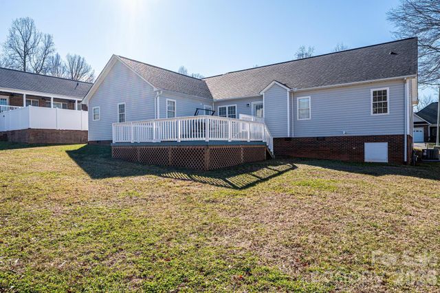 2576 Rolling Ridge Drive, Hickory, NC 28602