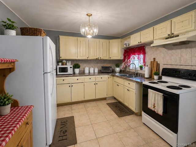 1327 Brooklyn Boulevard, Bay Shore, NY 11706