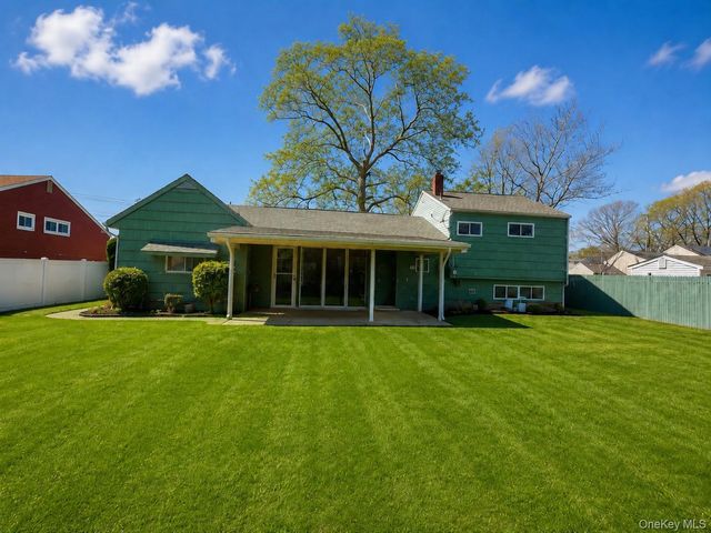 1327 Brooklyn Boulevard, Bay Shore, NY 11706