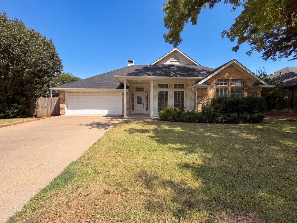 1623 W Pleasant Drive, Midlothian, TX 76065 — exterior