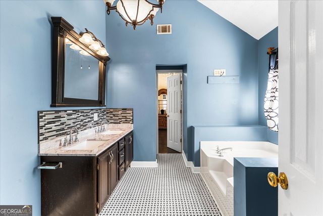 563 Lone Oak Drive, Lithonia, GA 30058