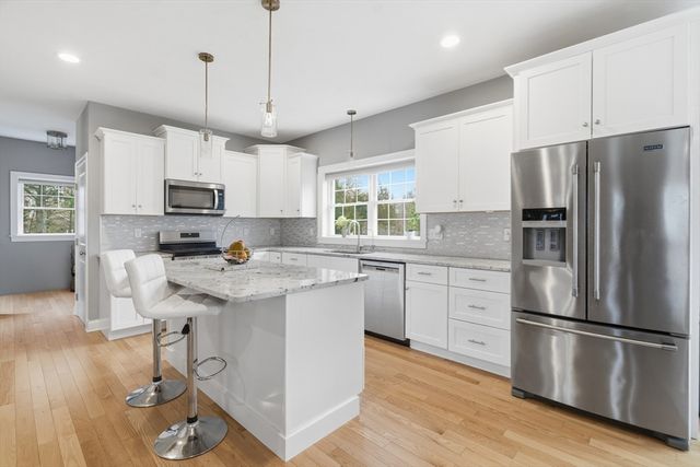 925 Pleasant St, Attleboro, MA 02703