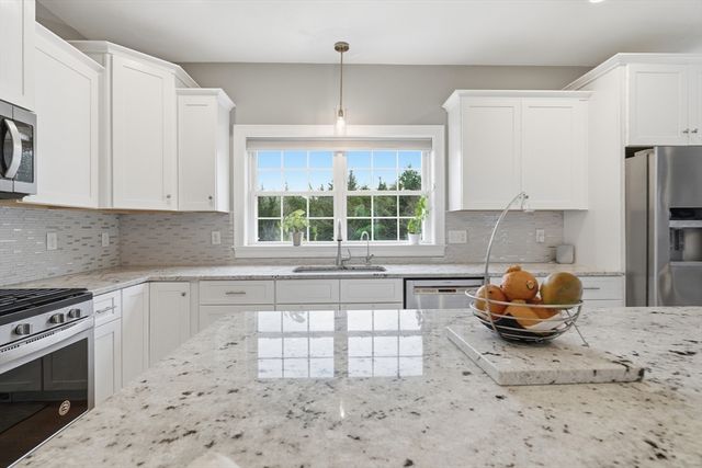 925 Pleasant St, Attleboro, MA 02703