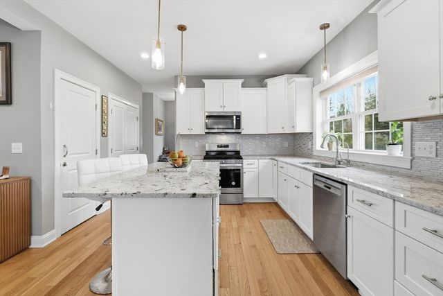 925 Pleasant St, Attleboro, MA 02703