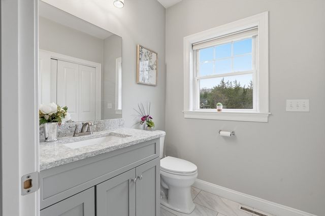 925 Pleasant St, Attleboro, MA 02703