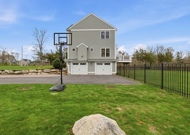 925 Pleasant St, Attleboro, MA 02703