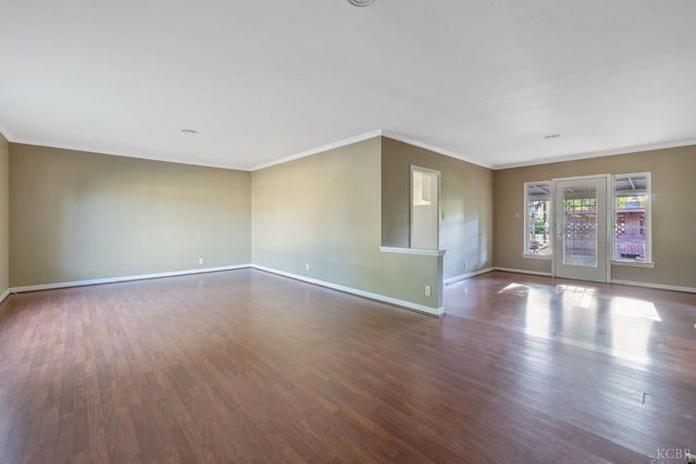 8518 12th Avenue, Hanford, CA 93230