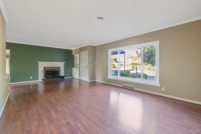 8518 12th Avenue, Hanford, CA 93230