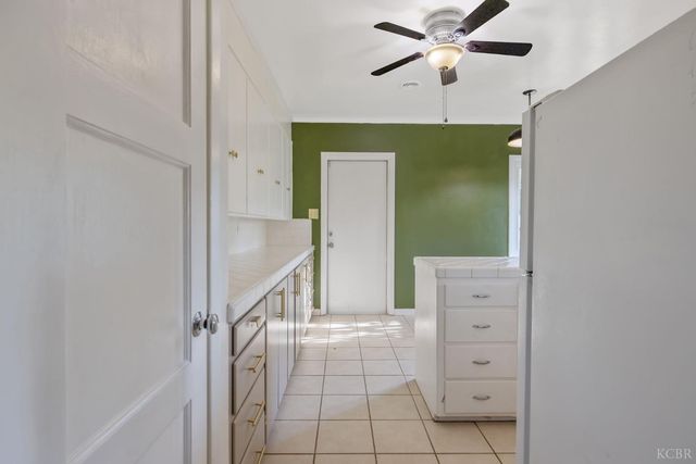 8518 12th Avenue, Hanford, CA 93230