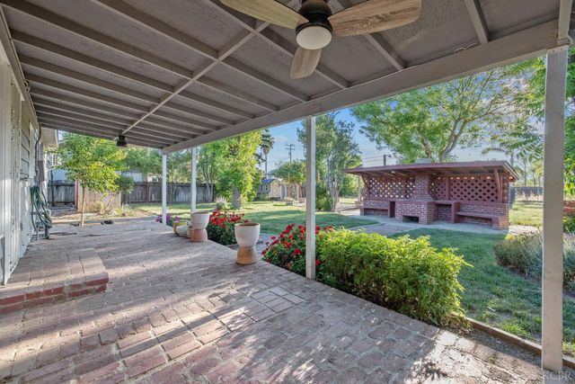 8518 12th Avenue, Hanford, CA 93230