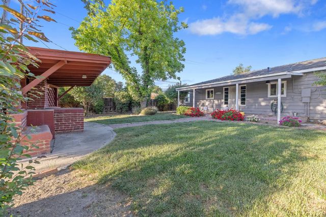 8518 12th Avenue, Hanford, CA 93230