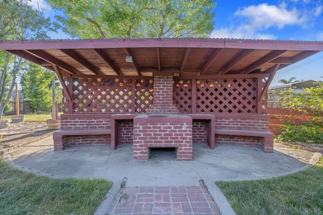 8518 12th Avenue, Hanford, CA 93230