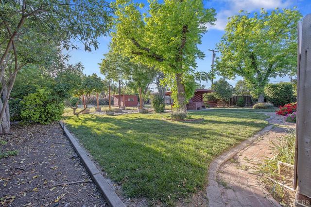 8518 12th Avenue, Hanford, CA 93230