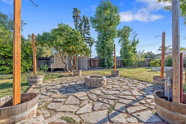 8518 12th Avenue, Hanford, CA 93230