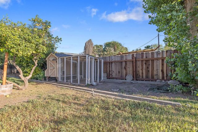 8518 12th Avenue, Hanford, CA 93230