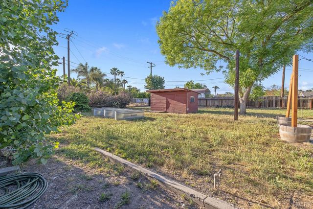 8518 12th Avenue, Hanford, CA 93230